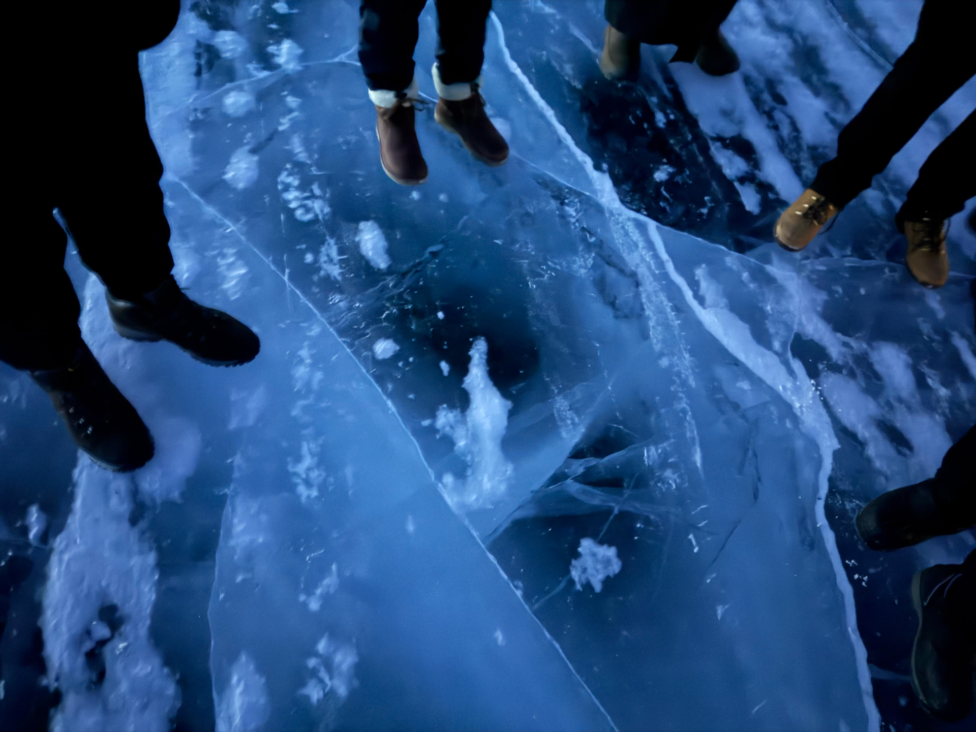 冰路探险 - Northern Lights tour experience in Yellowknife, Canada